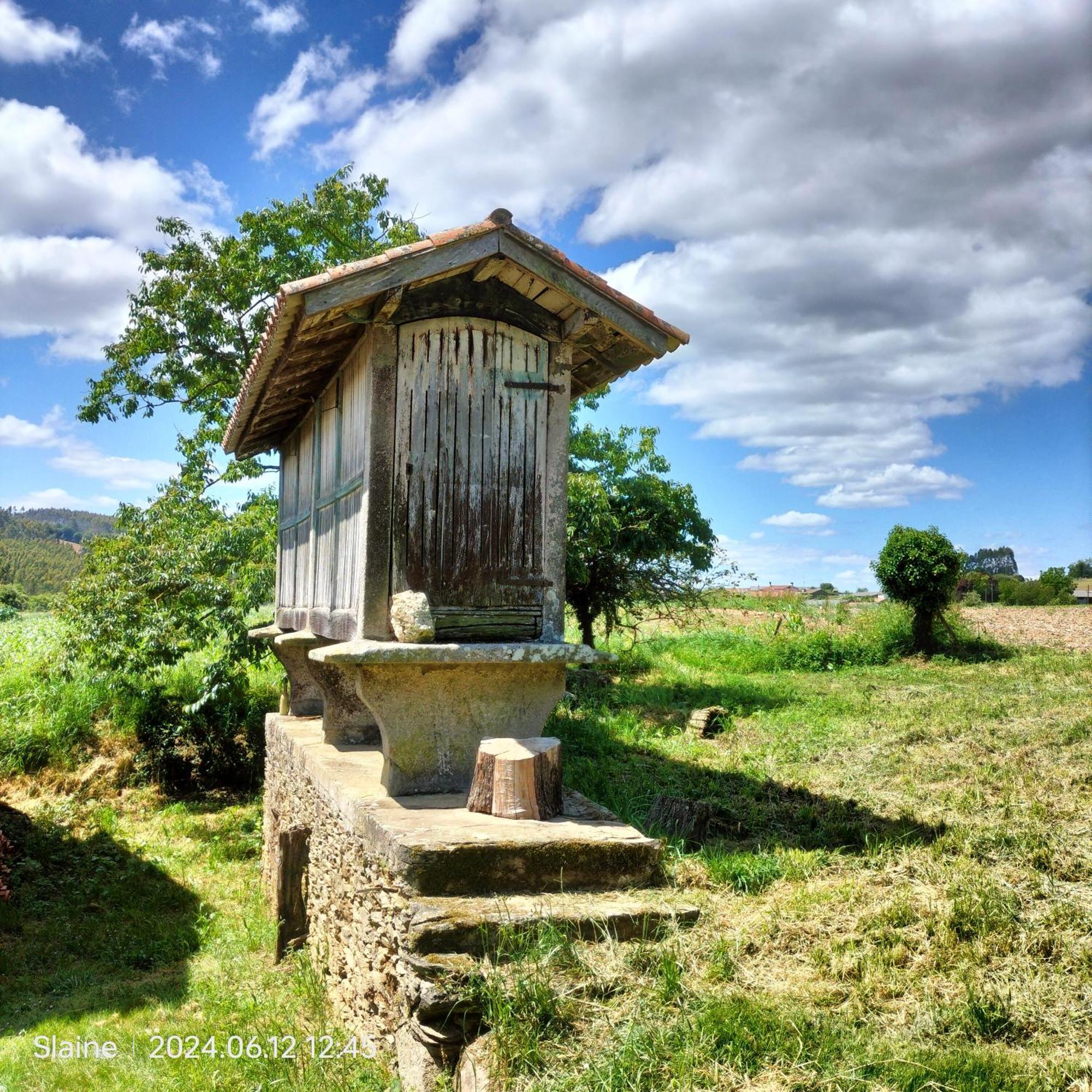 A Casa Do Rio - The River House Arzua Bagian luar foto